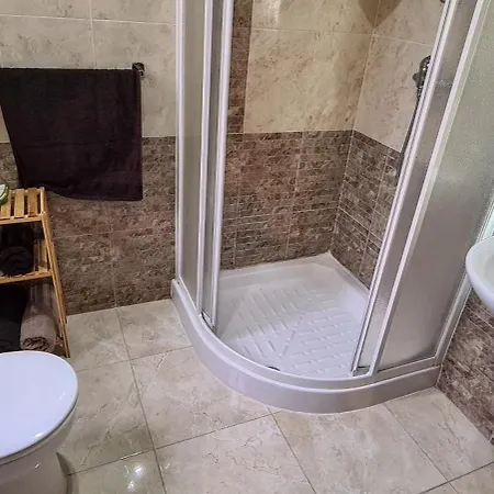 Private Bedroom In Spacious - Entire Place To Yourself