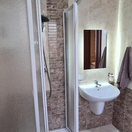 Private Bedroom In Spacious - Entire Place To Yourself *